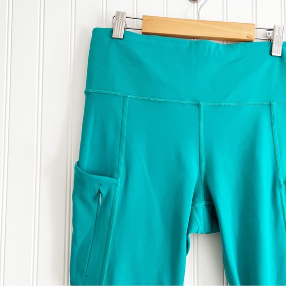 Athleta Size Medium Tall All in Crop Tight - Picture 3 of 5